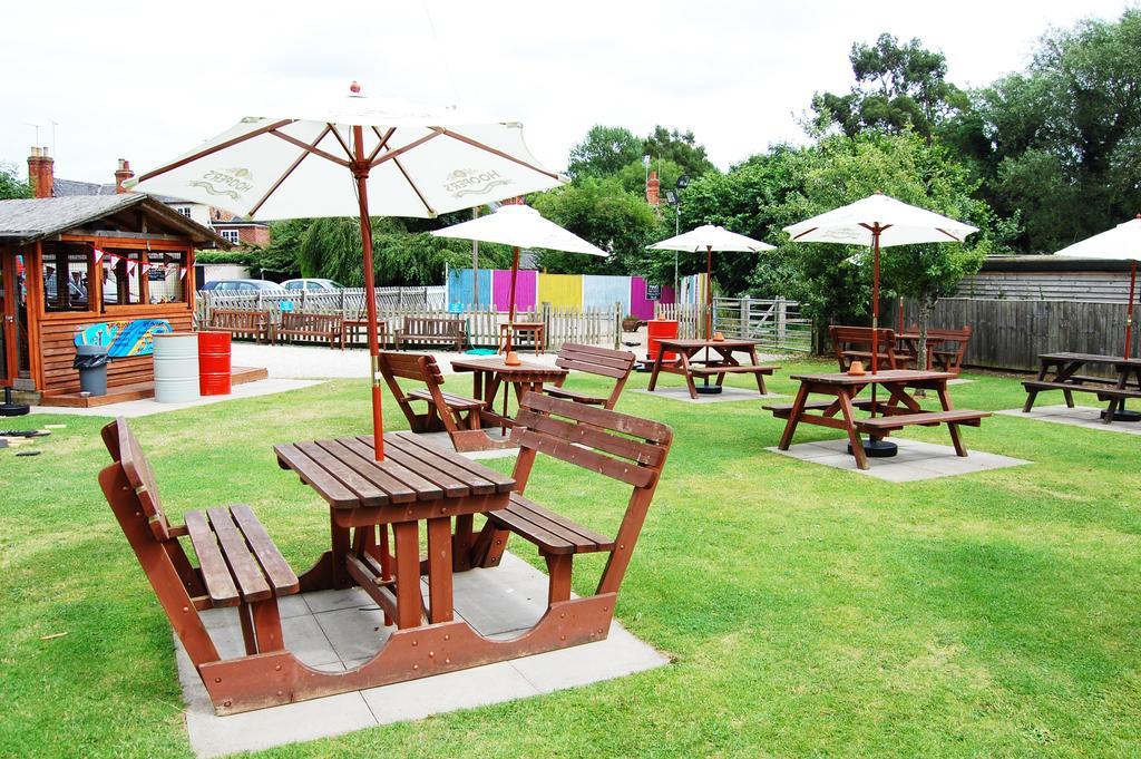 The Pug & Greyhound Hotel Great Glen Ngoại thất bức ảnh