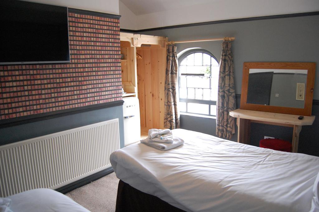 The Pug & Greyhound Hotel Great Glen Phòng bức ảnh