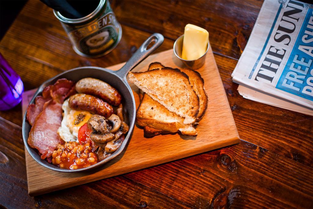 The Pug & Greyhound Hotel Great Glen Ngoại thất bức ảnh