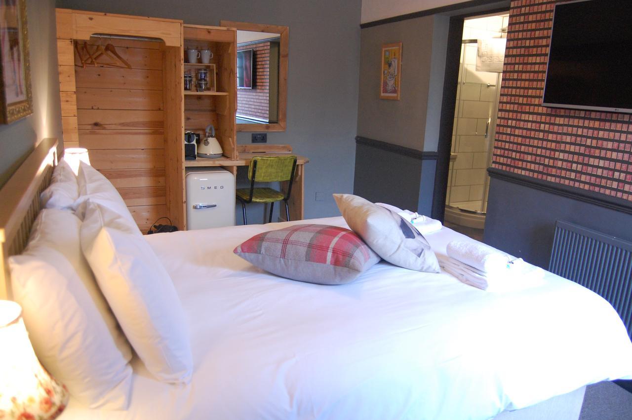 The Pug & Greyhound Hotel Great Glen Ngoại thất bức ảnh