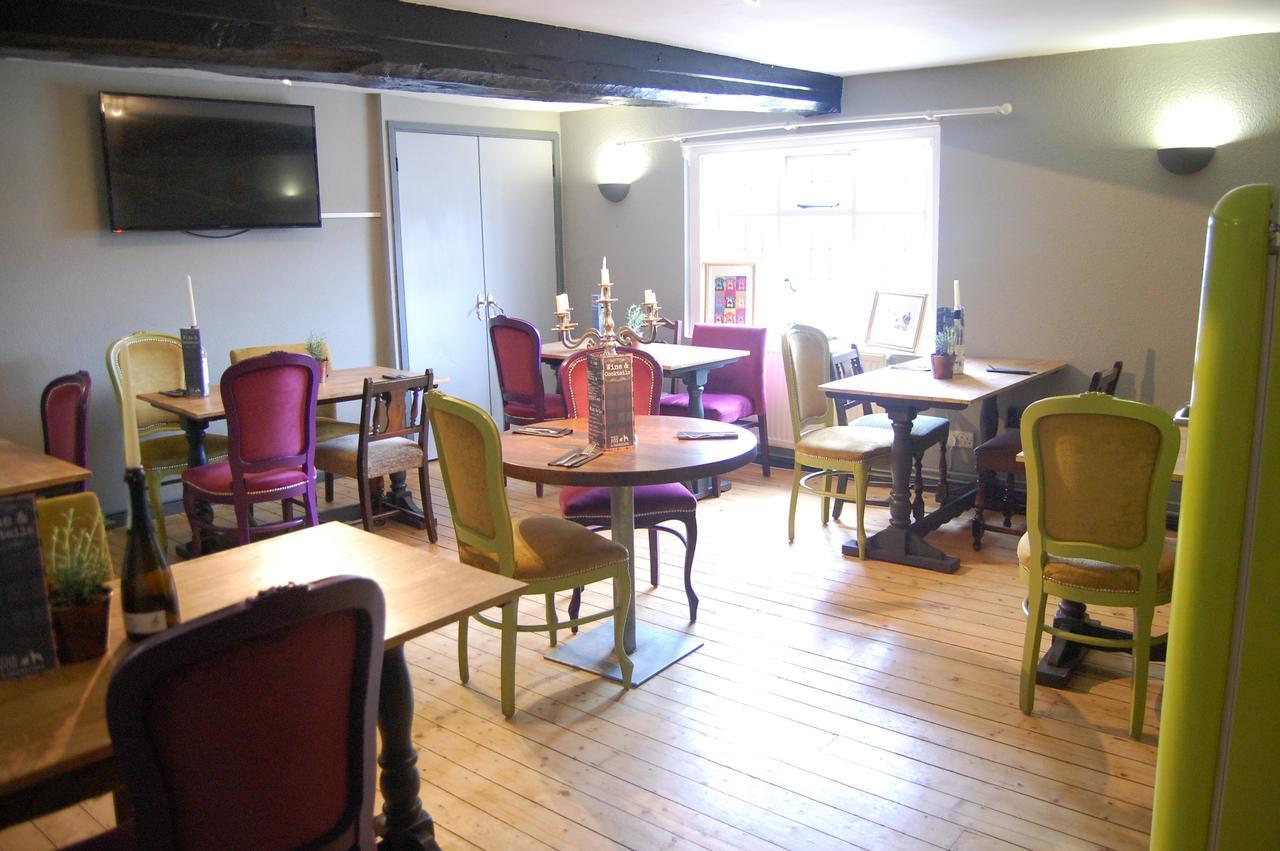 The Pug & Greyhound Hotel Great Glen Ngoại thất bức ảnh